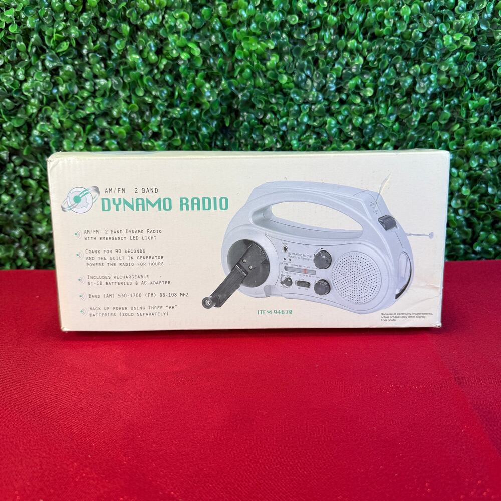 Harbour Freight AM / FM 2 Band Dynamo Wind Up Radio Emergency LED Light
